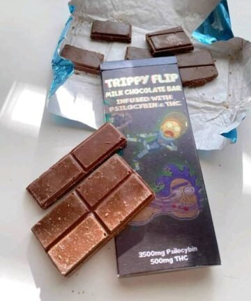 Trippy flip milk chocolate bar
